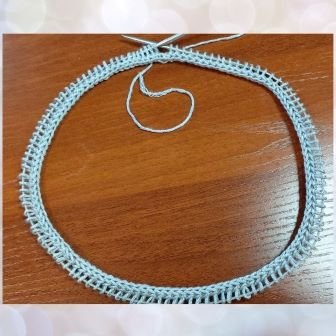 Набор петель спицами шнуром i-cord для кругового вязания или горловины